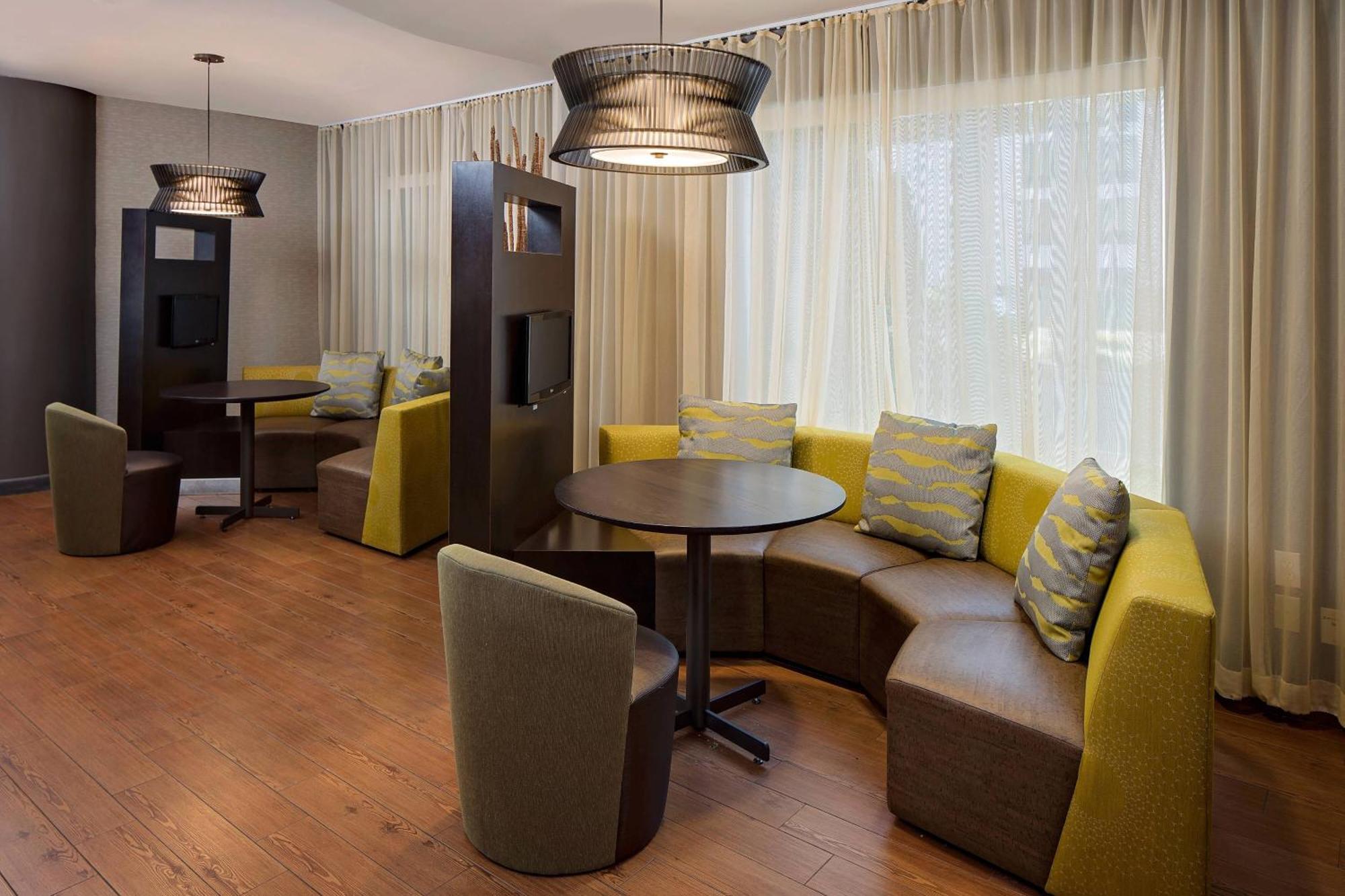 רונקונקומה Courtyard Long Island Macarthur Airport מראה חיצוני תמונה