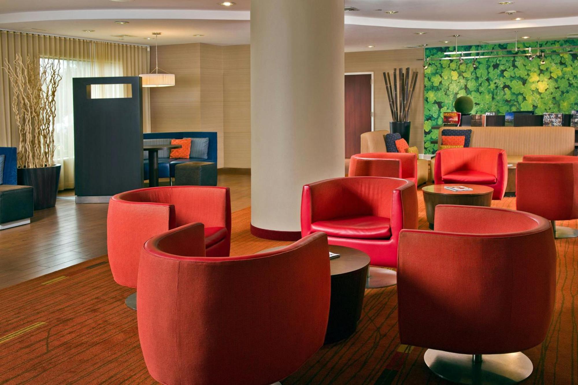 רונקונקומה Courtyard Long Island Macarthur Airport מראה חיצוני תמונה