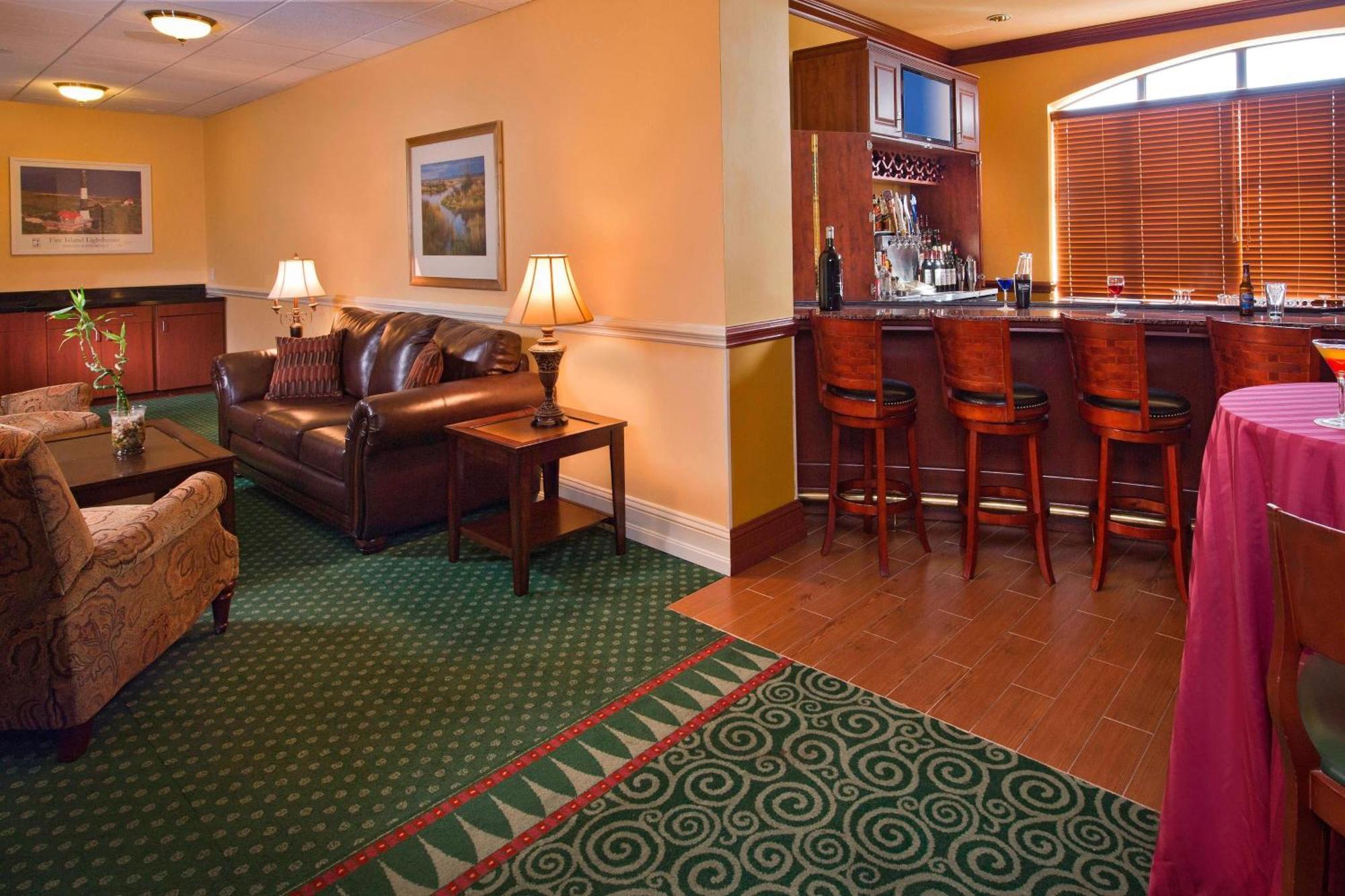 רונקונקומה Courtyard Long Island Macarthur Airport מראה חיצוני תמונה