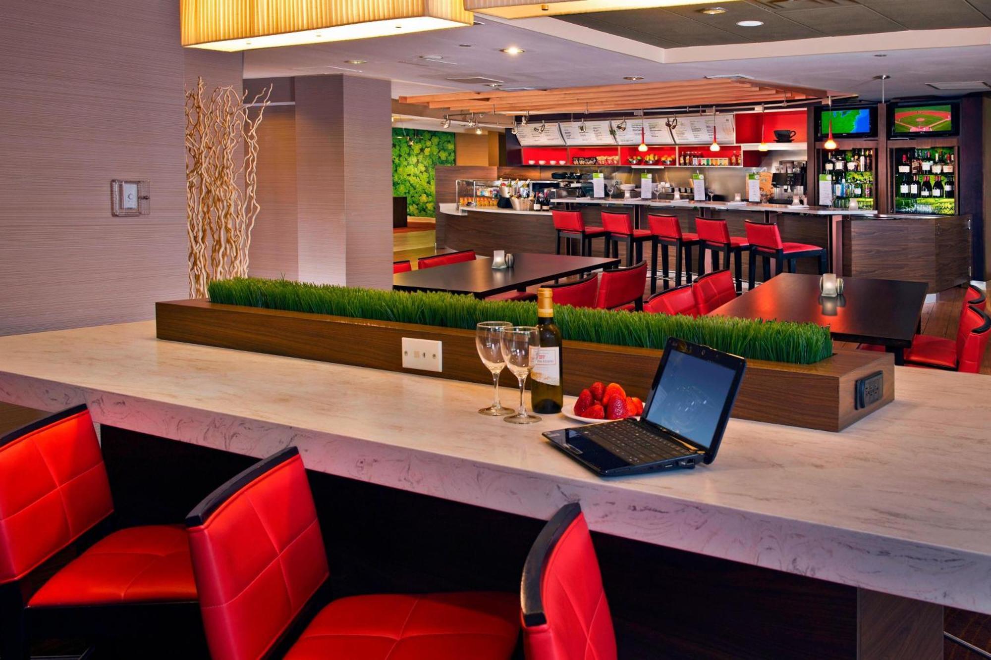 רונקונקומה Courtyard Long Island Macarthur Airport מראה חיצוני תמונה