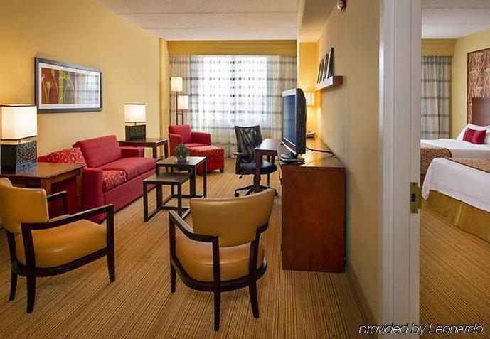 רונקונקומה Courtyard Long Island Macarthur Airport חדר תמונה