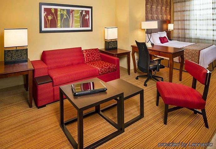 רונקונקומה Courtyard Long Island Macarthur Airport חדר תמונה