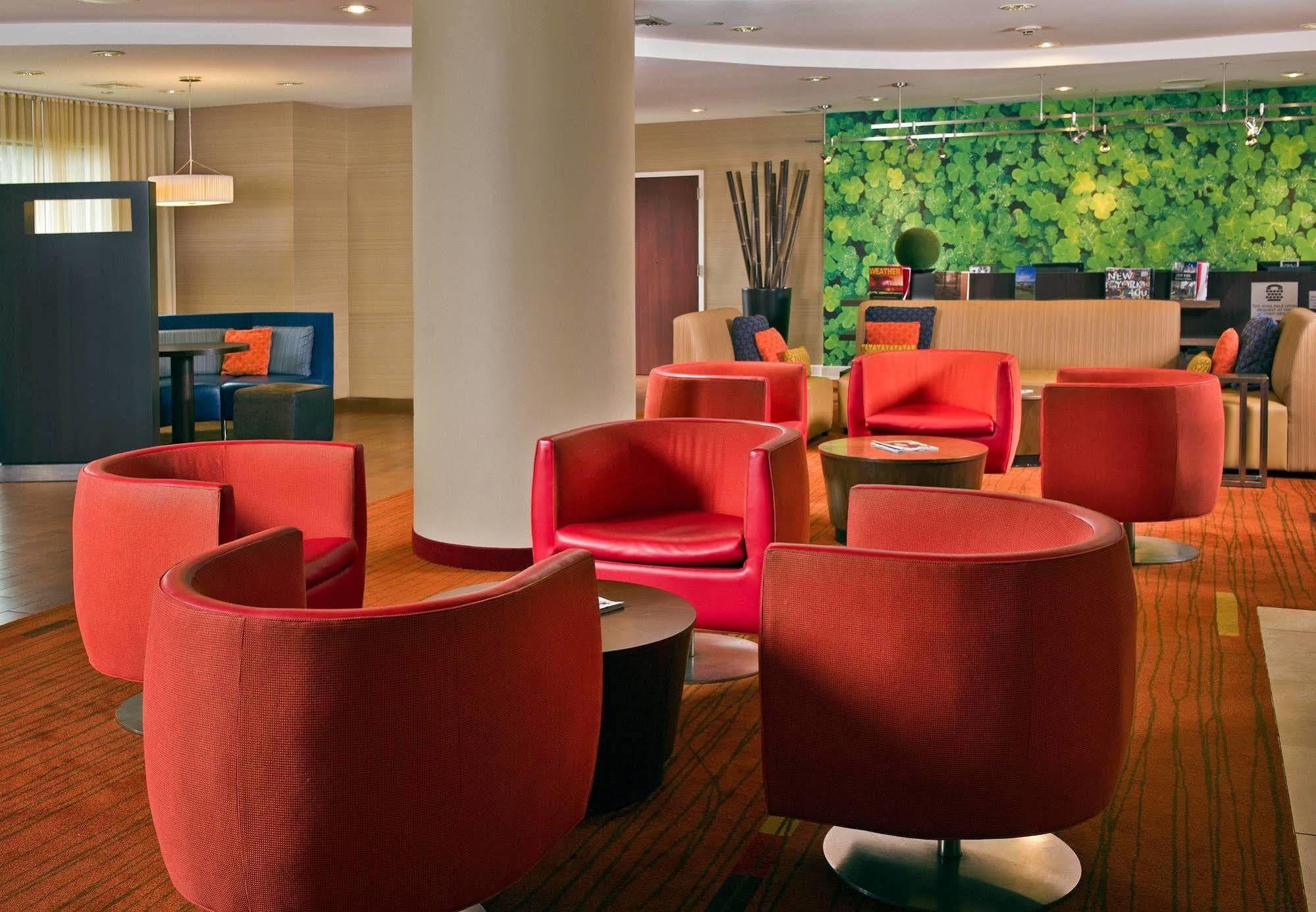 רונקונקומה Courtyard Long Island Macarthur Airport מראה חיצוני תמונה