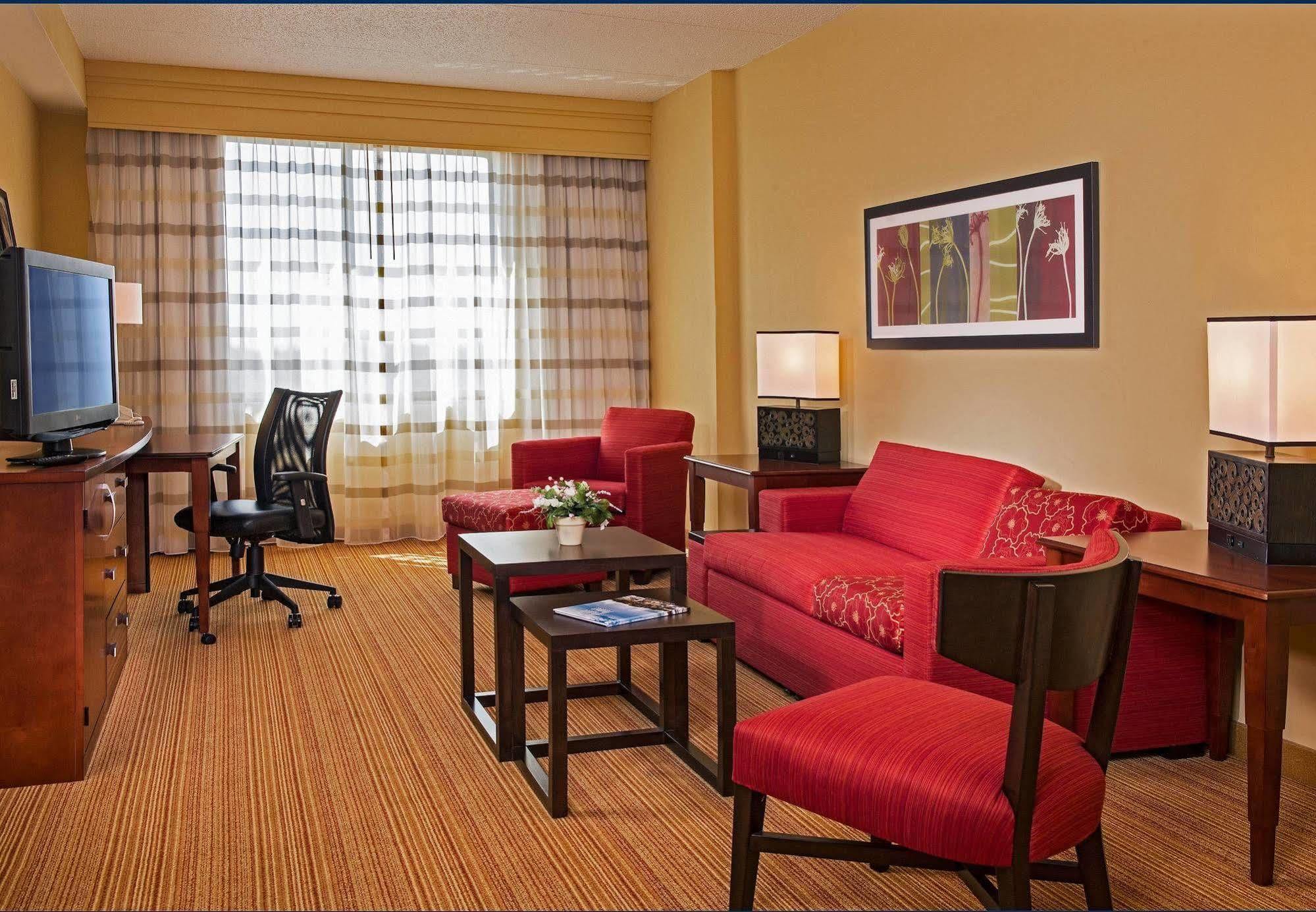 רונקונקומה Courtyard Long Island Macarthur Airport חדר תמונה
